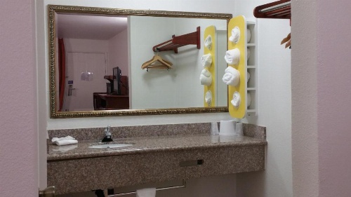 Motel 6 Anaheim -Buena Park image 19